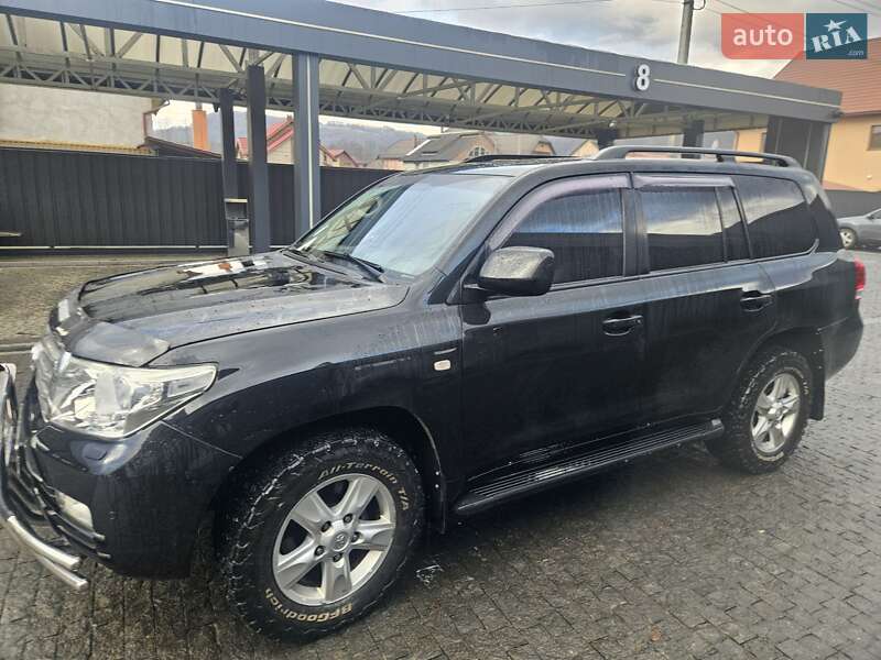 Позашляховик / Кросовер Toyota Land Cruiser 2010 в Добрянському
