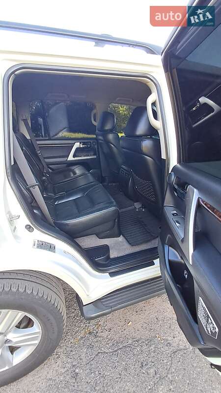 Внедорожник / Кроссовер Toyota Land Cruiser 2012 в Полтаве фото 11 Внедорожник / Кроссовер Toyota Land Cruiser 2012 в Полтаве