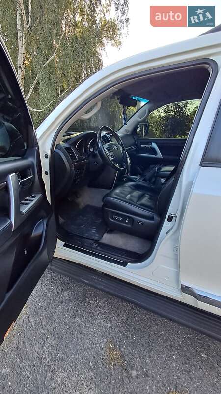 Внедорожник / Кроссовер Toyota Land Cruiser 2012 в Полтаве фото 12 Внедорожник / Кроссовер Toyota Land Cruiser 2012 в Полтаве