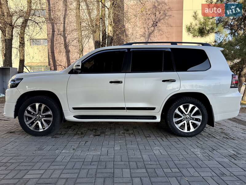 Позашляховик / Кросовер Toyota Land Cruiser 2017 в Дніпрі
