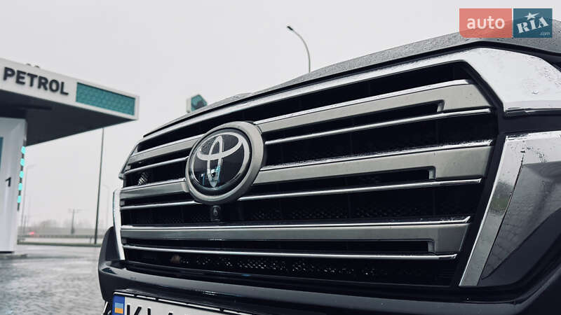 Внедорожник / Кроссовер Toyota Land Cruiser 2018 в Киеве