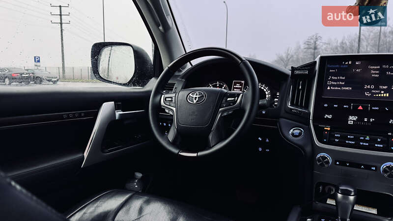 Внедорожник / Кроссовер Toyota Land Cruiser 2018 в Киеве
