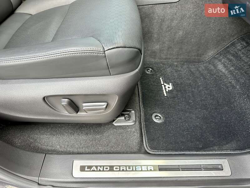 Внедорожник / Кроссовер Toyota Land Cruiser 2021 в Киеве
