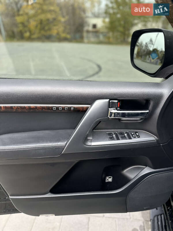 Внедорожник / Кроссовер Toyota Land Cruiser 2012 в Кременчуге