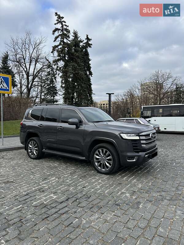 Внедорожник / Кроссовер Toyota Land Cruiser 2023 в Киеве