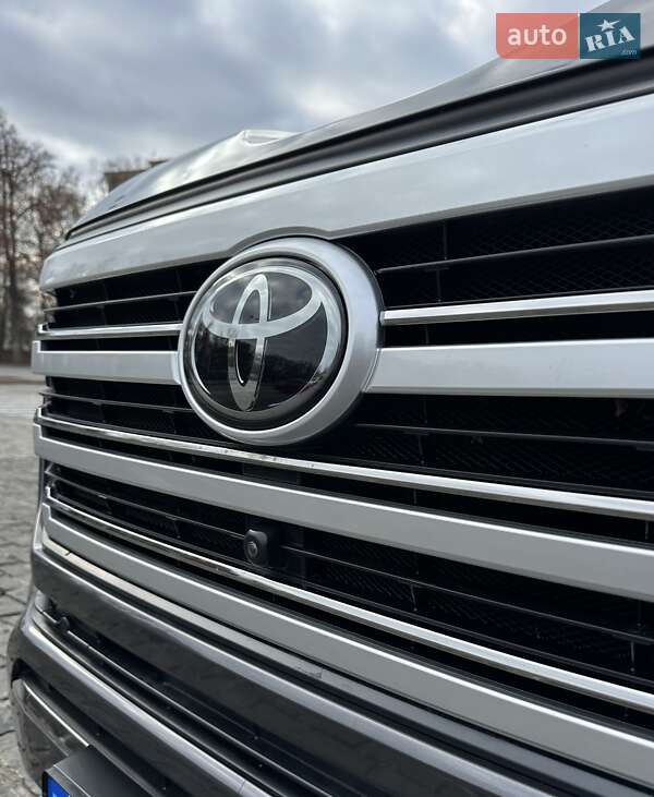 Внедорожник / Кроссовер Toyota Land Cruiser 2023 в Киеве