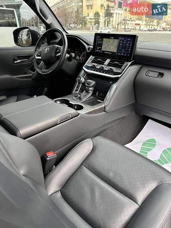 Внедорожник / Кроссовер Toyota Land Cruiser 2023 в Киеве