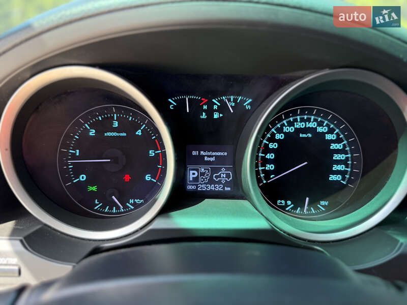 Внедорожник / Кроссовер Toyota Land Cruiser 2011 в Тернополе