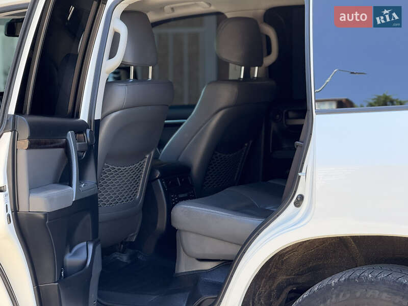 Внедорожник / Кроссовер Toyota Land Cruiser 2011 в Тернополе