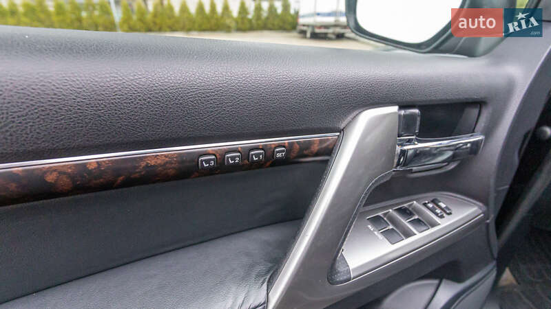 Внедорожник / Кроссовер Toyota Land Cruiser 2014 в Днепре