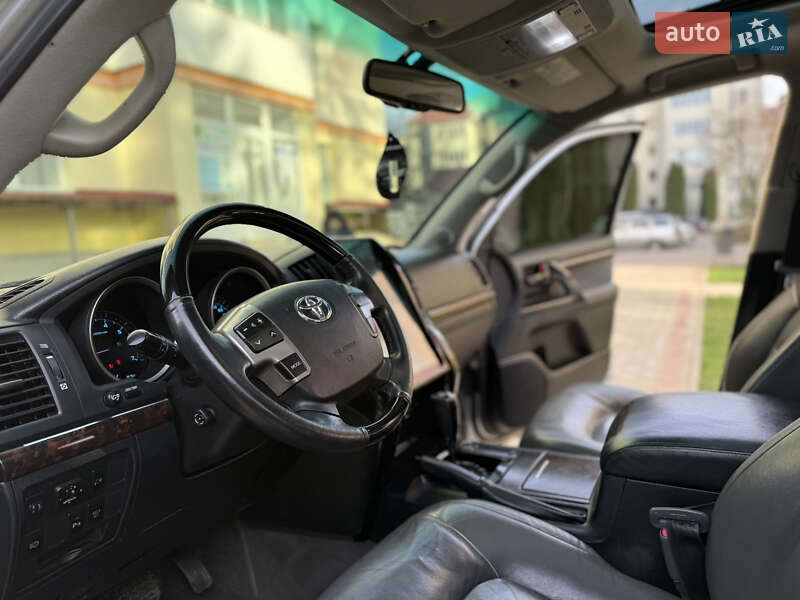 Внедорожник / Кроссовер Toyota Land Cruiser 2008 в Каменец-Подольском