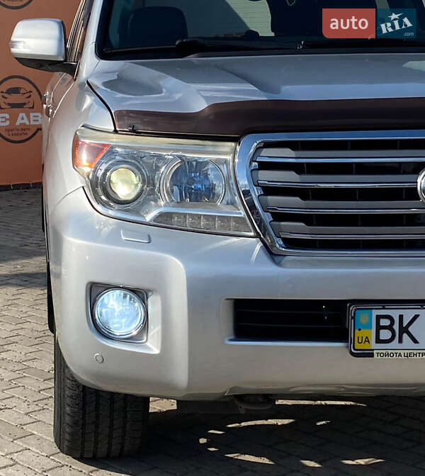 Внедорожник / Кроссовер Toyota Land Cruiser 2012 в Ровно