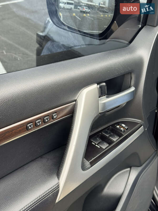 Внедорожник / Кроссовер Toyota Land Cruiser 2019 в Киеве