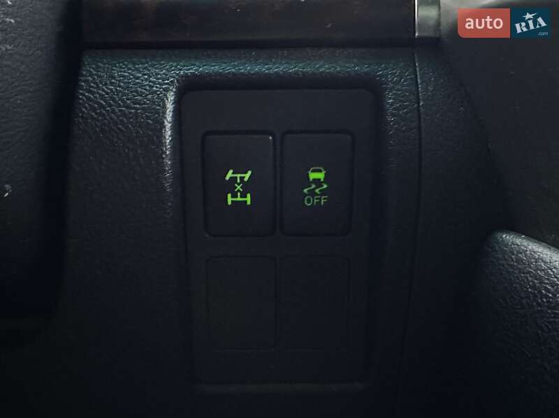 Внедорожник / Кроссовер Toyota Land Cruiser 2008 в Киеве