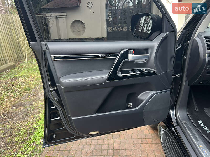 Внедорожник / Кроссовер Toyota Land Cruiser 2015 в Киеве