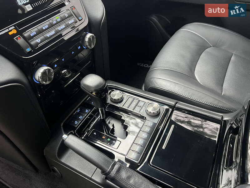 Внедорожник / Кроссовер Toyota Land Cruiser 2015 в Киеве