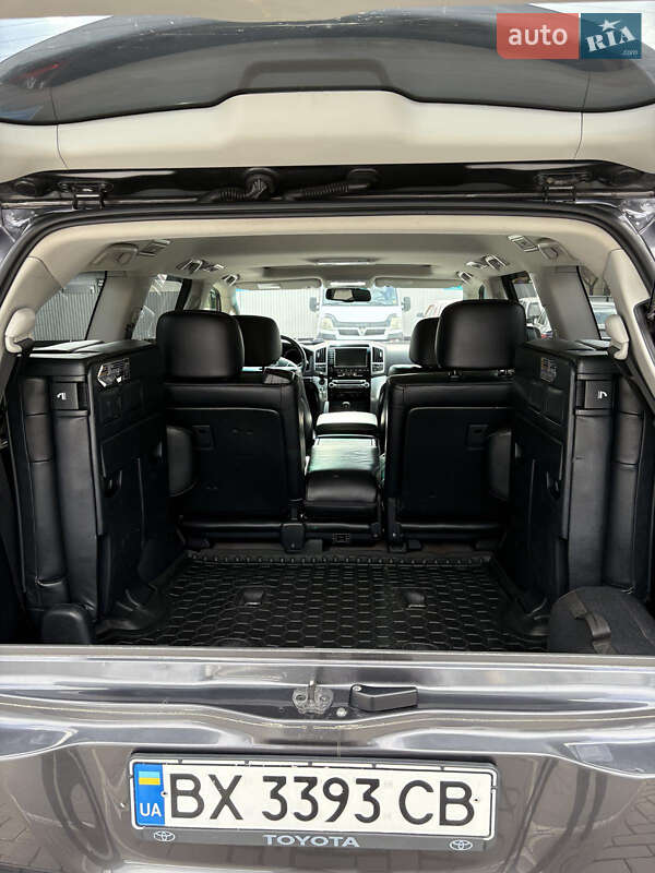Внедорожник / Кроссовер Toyota Land Cruiser 2012 в Каменец-Подольском