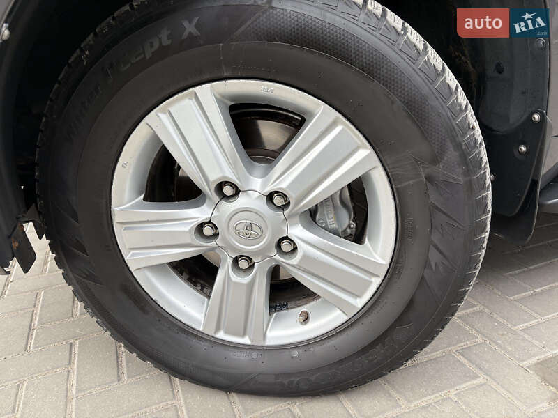Внедорожник / Кроссовер Toyota Land Cruiser 2012 в Каменец-Подольском