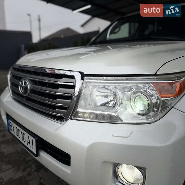 Внедорожник / Кроссовер Toyota Land Cruiser 2012 в Каменец-Подольском