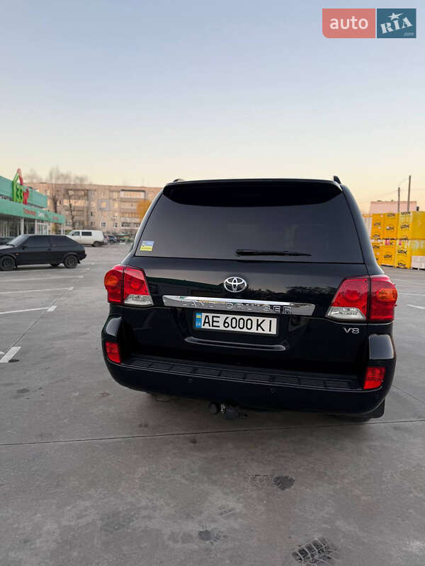 Позашляховик / Кросовер Toyota Land Cruiser 2013 в Дніпрі