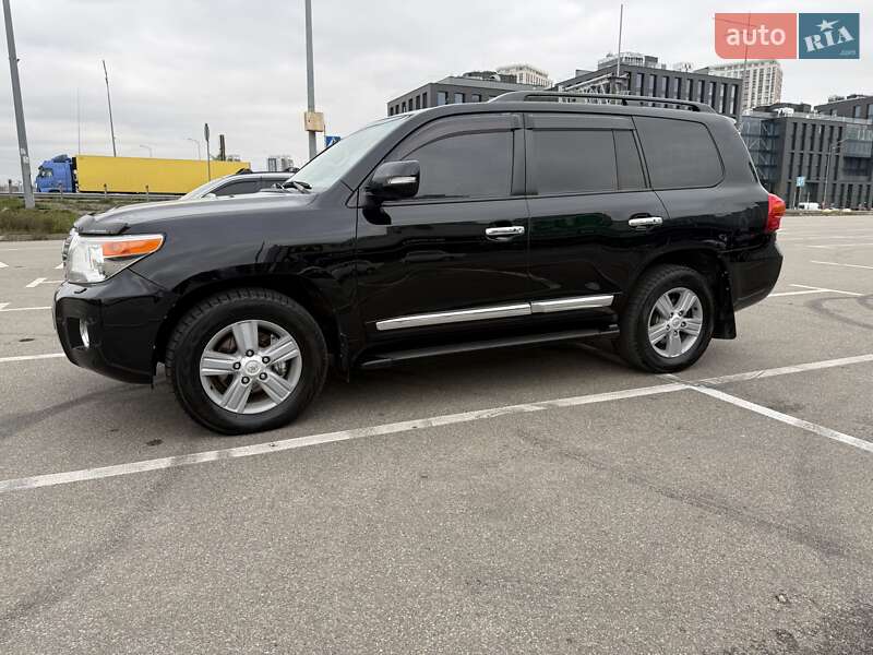 Внедорожник / Кроссовер Toyota Land Cruiser 2013 в Киеве фото 6 Внедорожник / Кроссовер Toyota Land Cruiser 2013 в Киеве