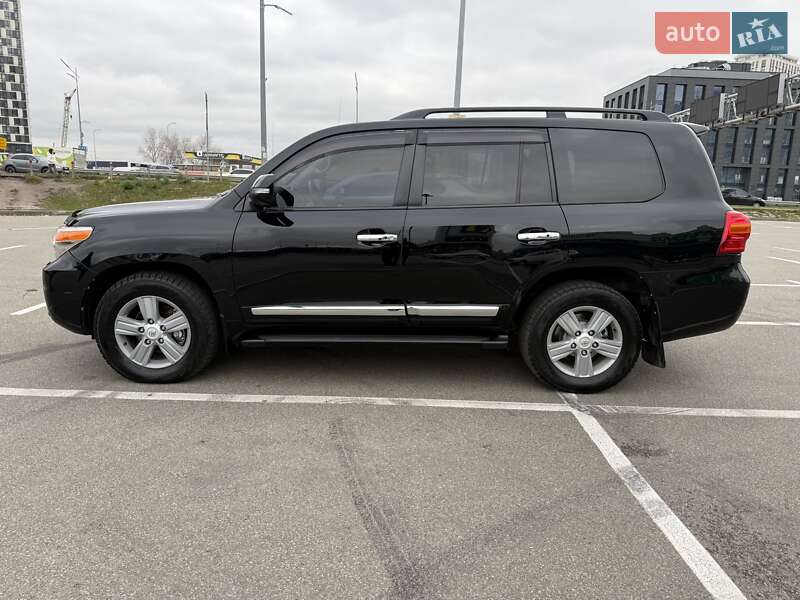 Внедорожник / Кроссовер Toyota Land Cruiser 2013 в Киеве фото 7 Внедорожник / Кроссовер Toyota Land Cruiser 2013 в Киеве