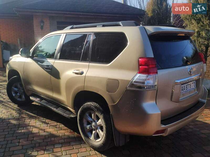 Внедорожник / Кроссовер Toyota Land Cruiser 2013 в Киеве