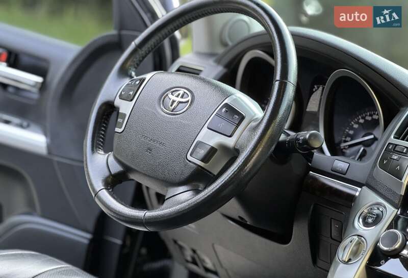 Внедорожник / Кроссовер Toyota Land Cruiser 2014 в Трускавце