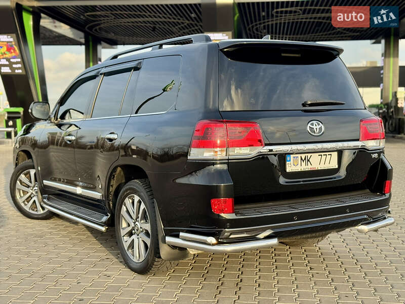 Внедорожник / Кроссовер Toyota Land Cruiser 2017 в Николаеве