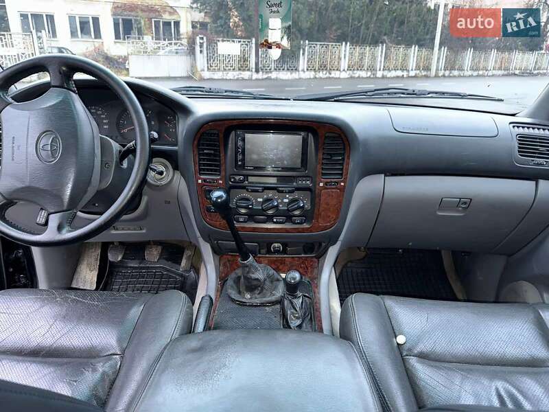 Внедорожник / Кроссовер Toyota Land Cruiser 1998 в Тячеве