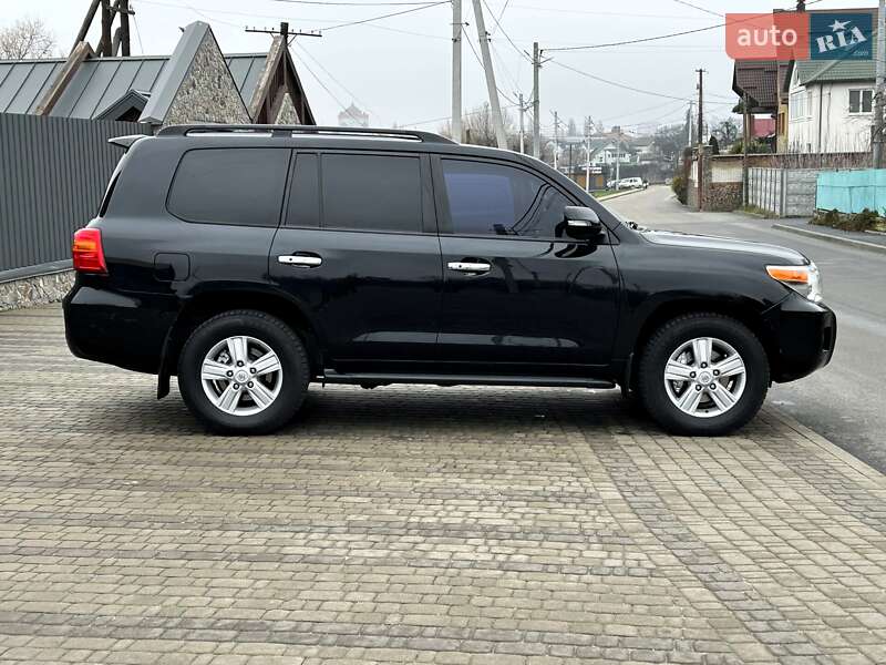 Внедорожник / Кроссовер Toyota Land Cruiser 2012 в Киеве фото 13 Внедорожник / Кроссовер Toyota Land Cruiser 2012 в Киеве