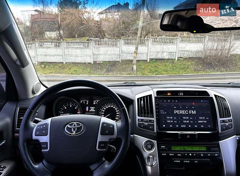 Внедорожник / Кроссовер Toyota Land Cruiser 2012 в Киеве фото 32 Внедорожник / Кроссовер Toyota Land Cruiser 2012 в Киеве
