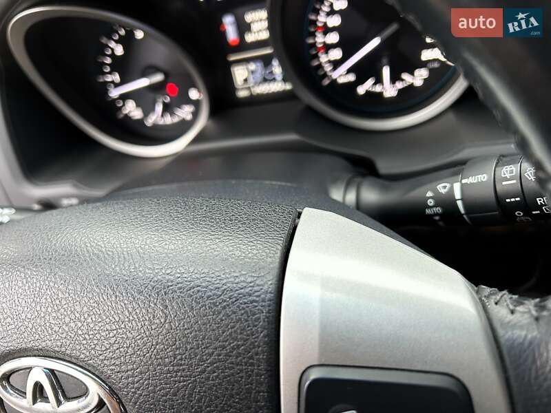 Внедорожник / Кроссовер Toyota Land Cruiser 2012 в Киеве фото 36 Внедорожник / Кроссовер Toyota Land Cruiser 2012 в Киеве