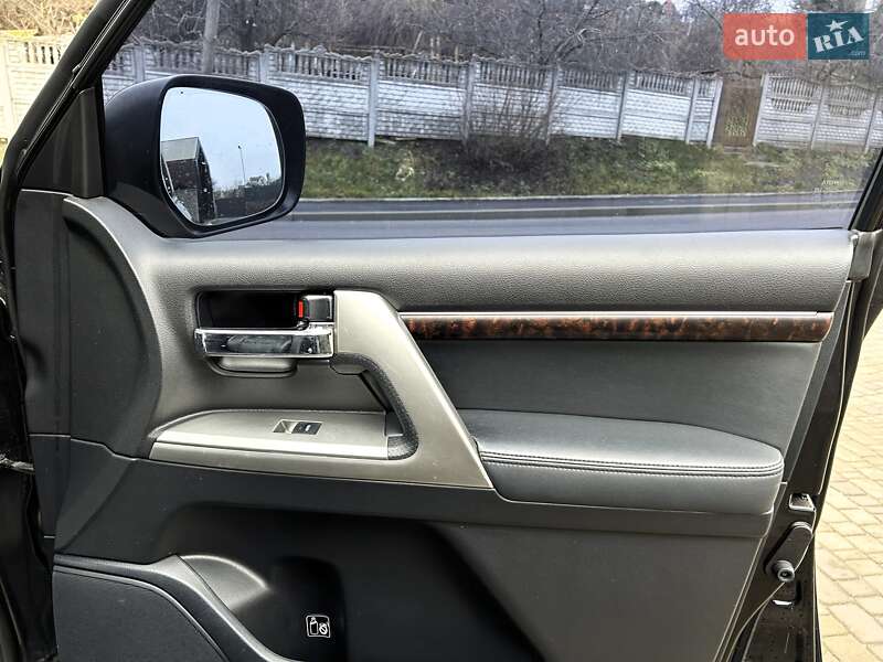 Внедорожник / Кроссовер Toyota Land Cruiser 2012 в Киеве фото 55 Внедорожник / Кроссовер Toyota Land Cruiser 2012 в Киеве