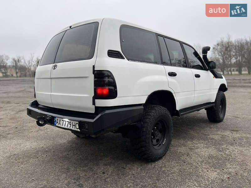 Внедорожник / Кроссовер Toyota Land Cruiser 1998 в Чугуеве