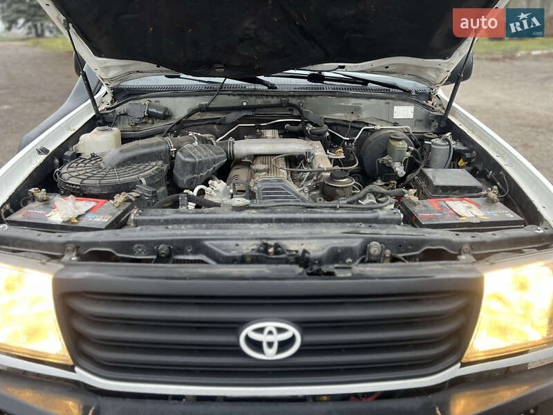 Внедорожник / Кроссовер Toyota Land Cruiser 1998 в Чугуеве