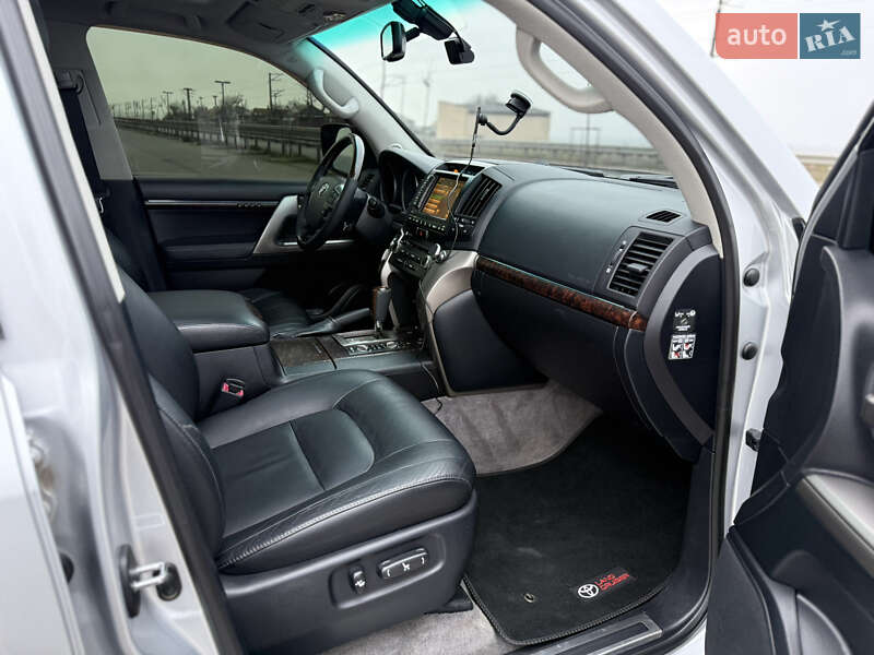 Внедорожник / Кроссовер Toyota Land Cruiser 2011 в Борисполе