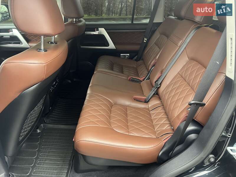 Внедорожник / Кроссовер Toyota Land Cruiser 2018 в Киеве фото 16 Внедорожник / Кроссовер Toyota Land Cruiser 2018 в Киеве