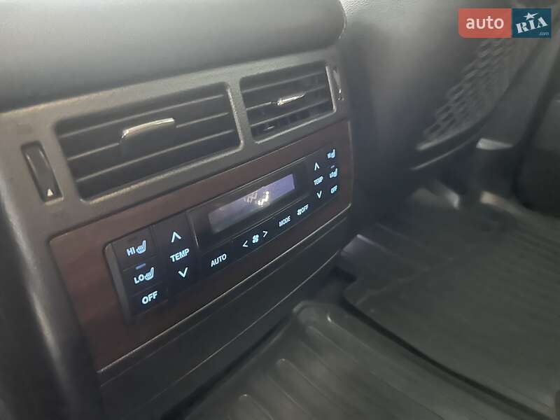 Внедорожник / Кроссовер Toyota Land Cruiser 2018 в Киеве фото 18 Внедорожник / Кроссовер Toyota Land Cruiser 2018 в Киеве