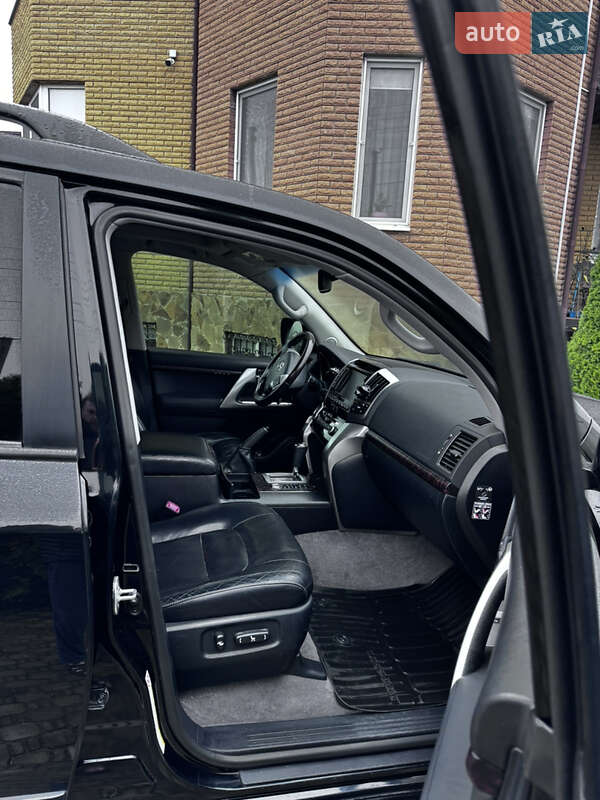 Внедорожник / Кроссовер Toyota Land Cruiser 2012 в Каменском фото 9 Внедорожник / Кроссовер Toyota Land Cruiser 2012 в Каменском