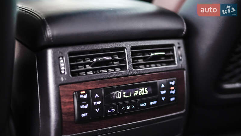 Внедорожник / Кроссовер Toyota Land Cruiser 2016 в Львове фото 44 Внедорожник / Кроссовер Toyota Land Cruiser 2016 в Львове