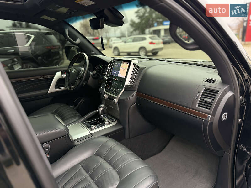Внедорожник / Кроссовер Toyota Land Cruiser 2020 в Черновцах фото 15 Внедорожник / Кроссовер Toyota Land Cruiser 2020 в Черновцах