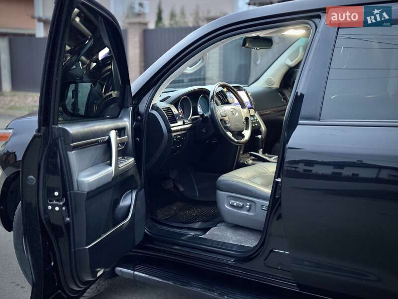 Внедорожник / Кроссовер Toyota Land Cruiser 2008 в Киеве фото 7 Внедорожник / Кроссовер Toyota Land Cruiser 2008 в Киеве