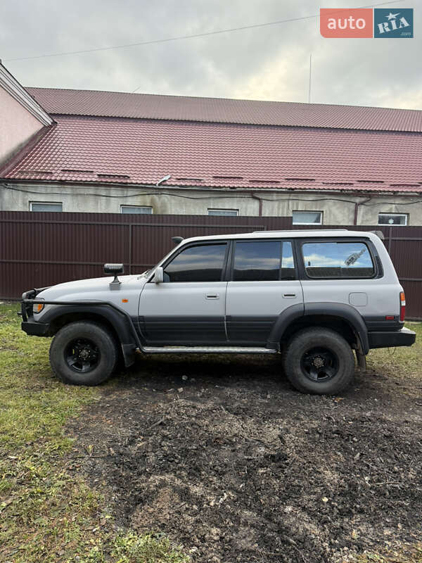 Позашляховик / Кросовер Toyota Land Cruiser 1997 в Лазещині