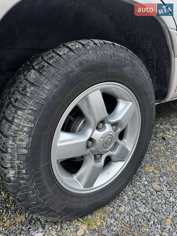 Внедорожник / Кроссовер Toyota Land Cruiser 2003 в Львове