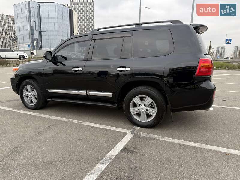 Позашляховик / Кросовер Toyota Land Cruiser 2013 в Києві