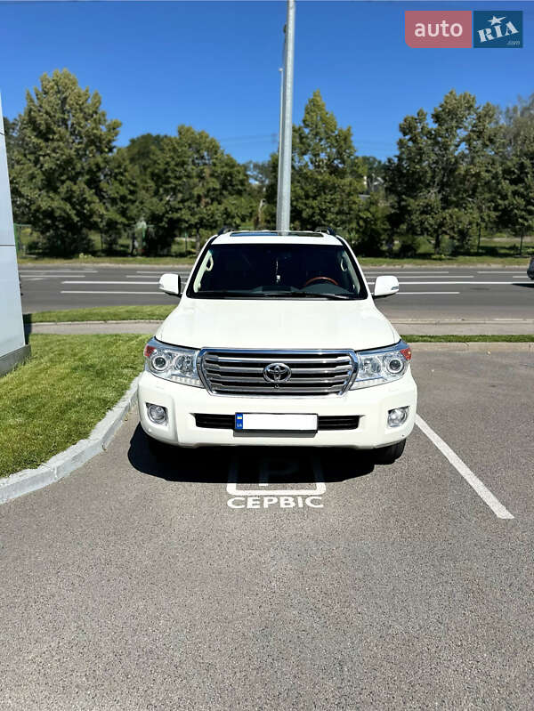 Toyota Land Cruiser 2012