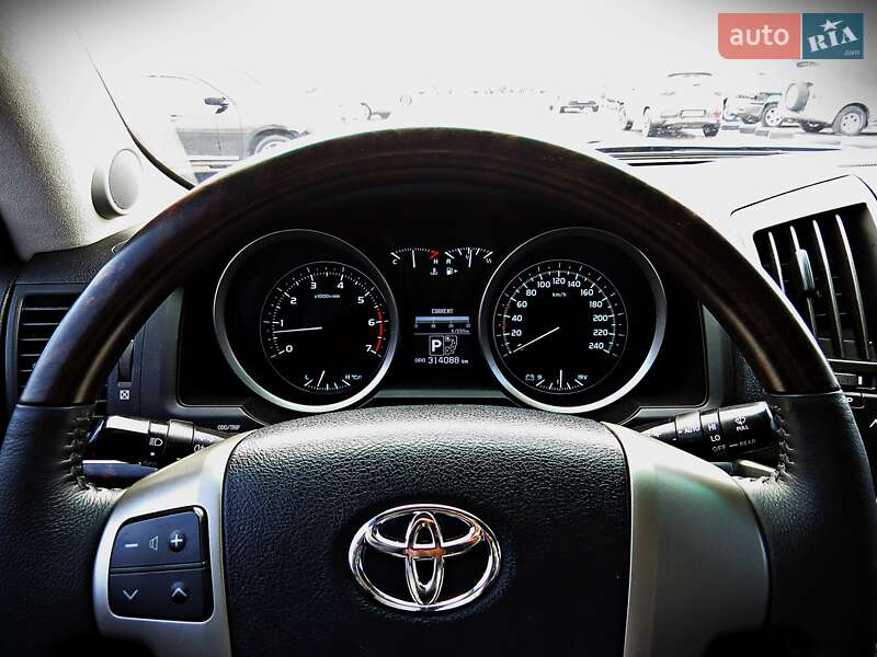 Внедорожник / Кроссовер Toyota Land Cruiser 2008 в Черкассах