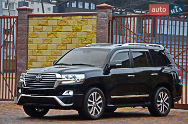 Позашляховик / Кросовер Toyota Land Cruiser 2017 в Дніпрі