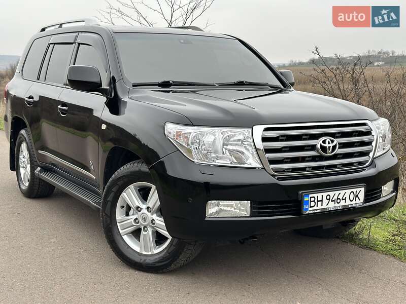 Toyota Land Cruiser 2011